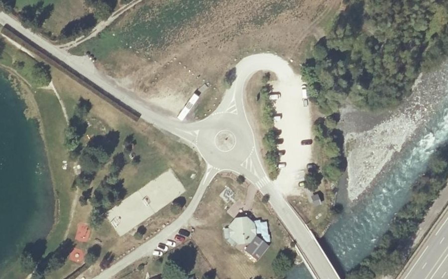Vue aérienne du Rond-point anonyme n°1313864600