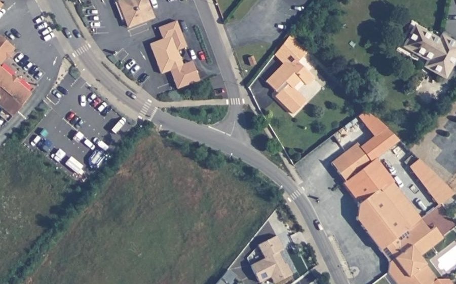 Vue aérienne du Rond-point anonyme n°1313956808