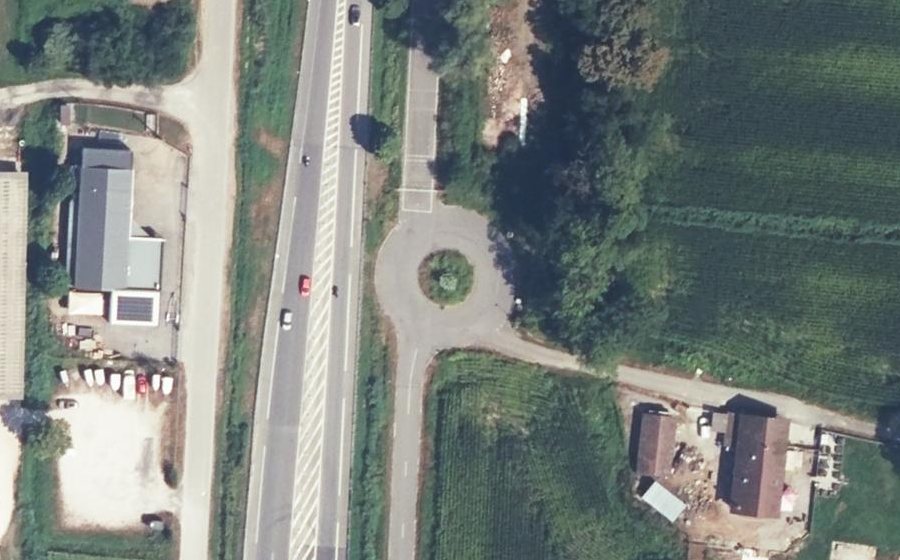 Vue aérienne du Rond-point anonyme n°1314828609