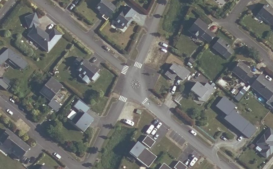 Vue aérienne du Rond-point anonyme n°1314946197