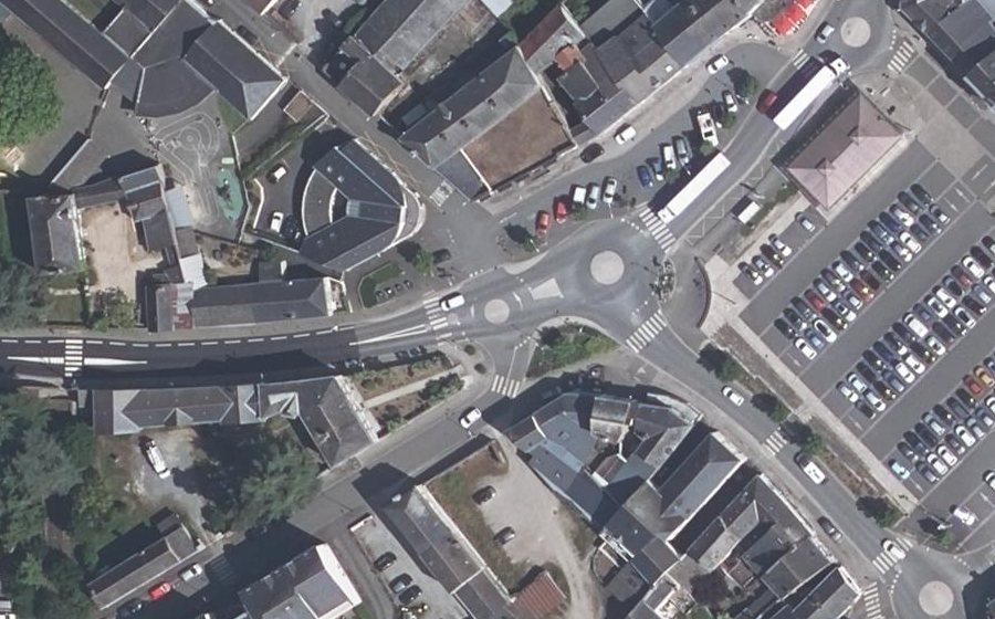 Vue aérienne du Rond-point anonyme n°1315021423