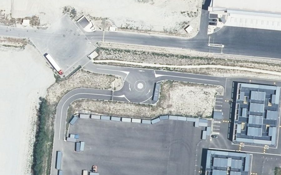 Vue aérienne du Rond-point anonyme n°1315714636