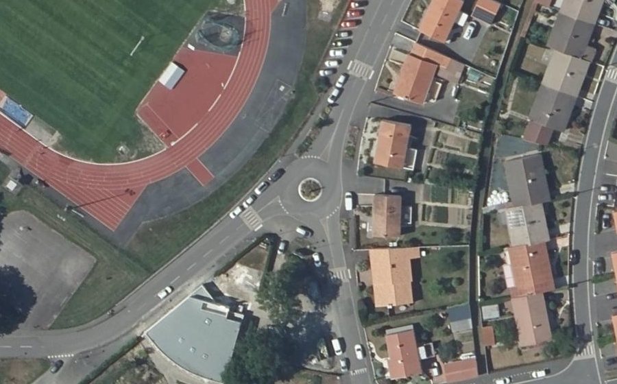 Vue aérienne du Rond-point anonyme n°1315862386