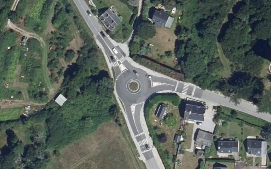 Vue aérienne du Rond-point anonyme n°1316236789