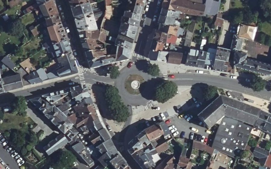 Vue aérienne du Rond-point anonyme n°1316847068