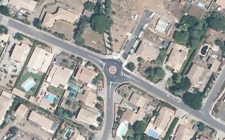 Vue aérienne du Rond-point anonyme n°1317127464
