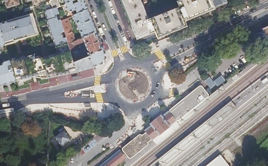 Vue aérienne du Rond-point anonyme n°1317518075