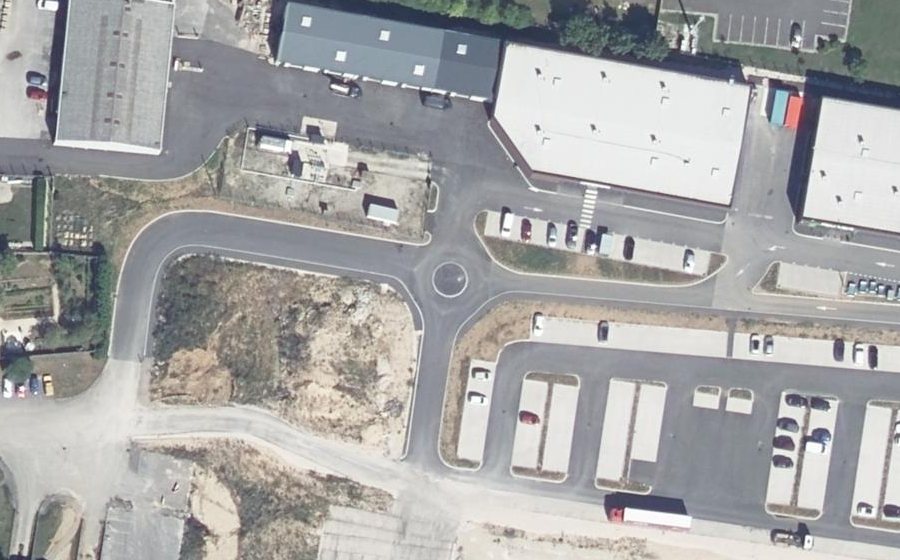 Vue aérienne du Rond-point anonyme n°1318433874