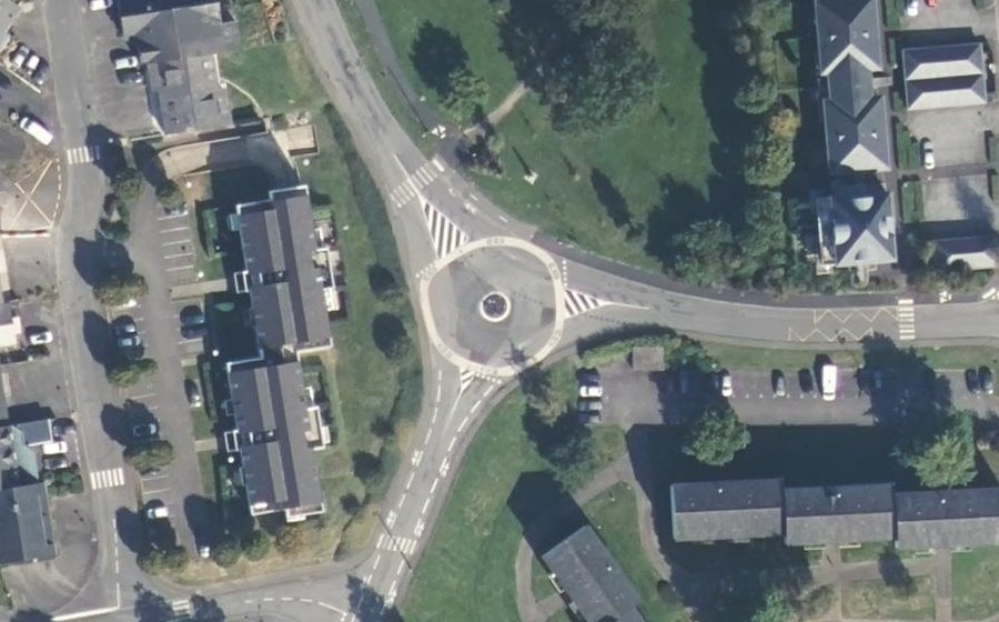 Vue aérienne du Rond-point anonyme n°1319311008