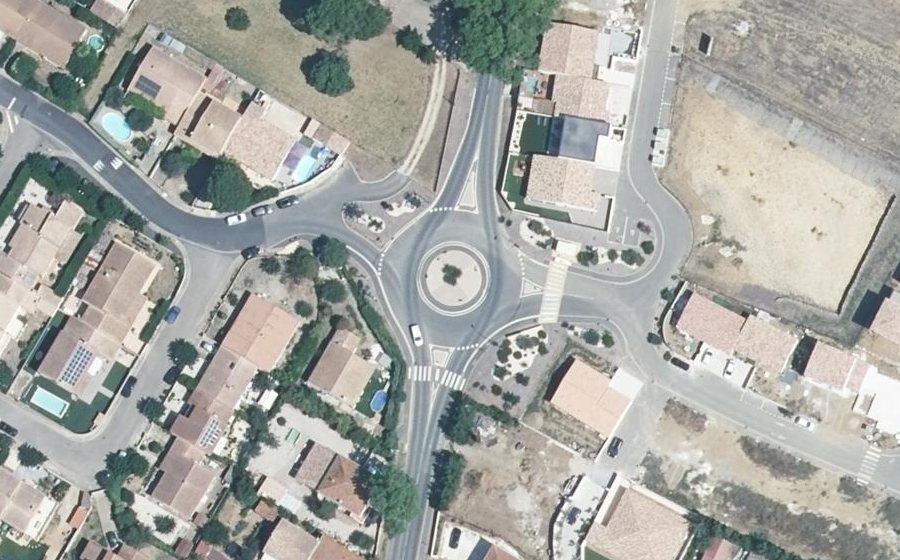 Vue aérienne du Rond-point anonyme n°1319868860