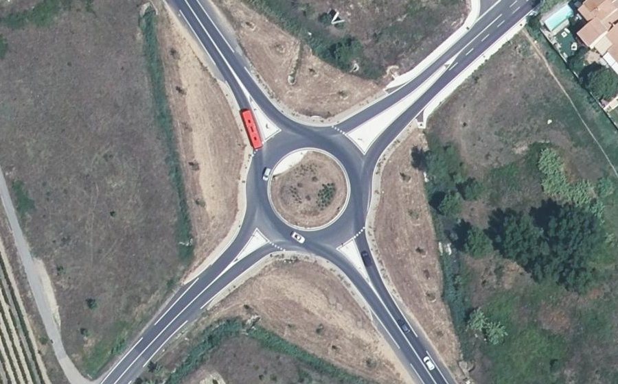 Vue aérienne du Rond-point anonyme n°1320053398