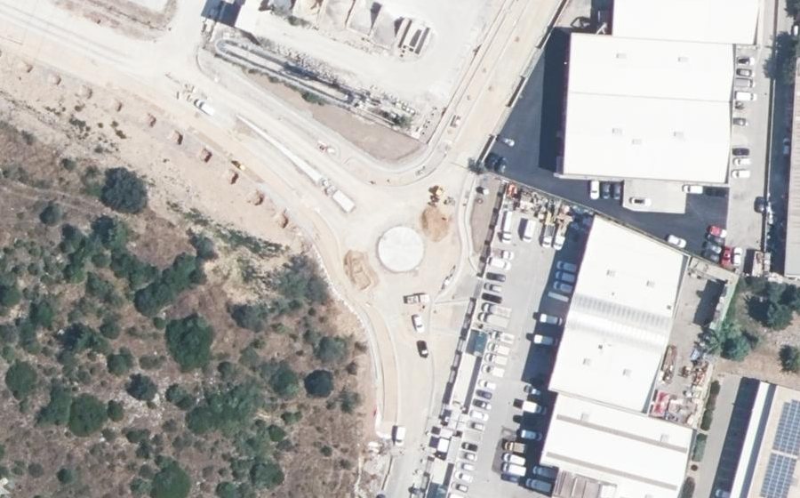 Vue aérienne du Rond-point anonyme n°1320390334