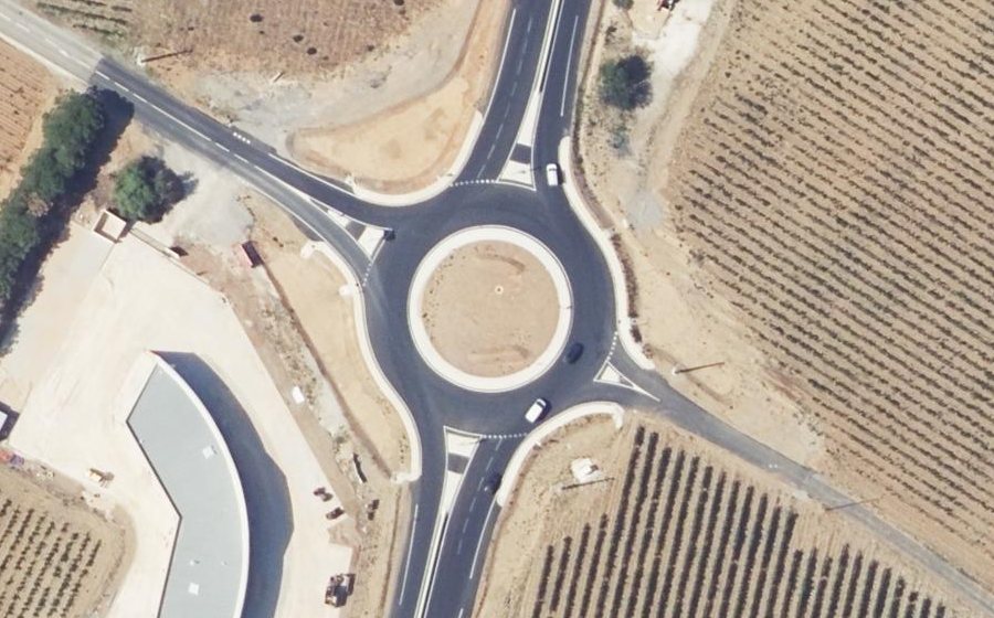 Vue aérienne du Rond-point anonyme n°1320700367