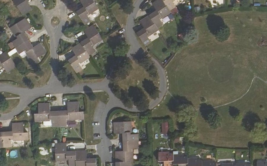Vue aérienne du Rond-point anonyme n°132070954