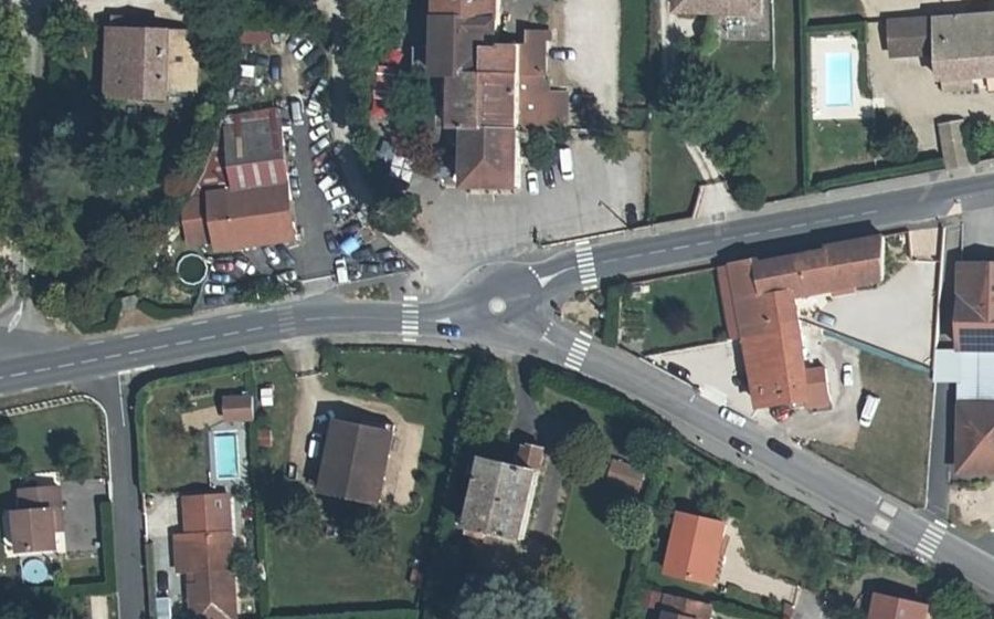 Vue aérienne du Rond-point anonyme n°1320858244
