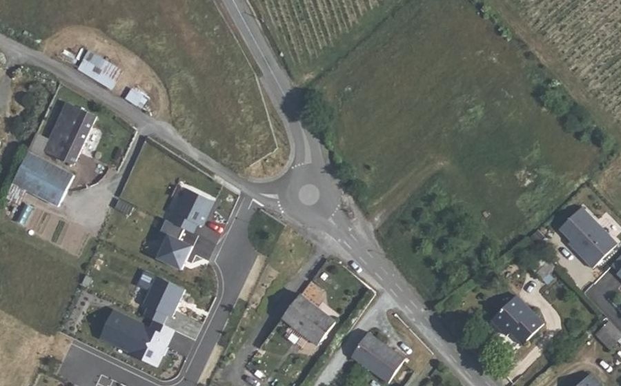 Vue aérienne du Rond-point anonyme n°1321558707