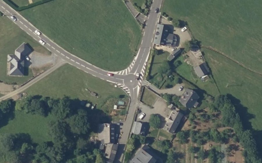 Vue aérienne du Rond-point anonyme n°1321598295