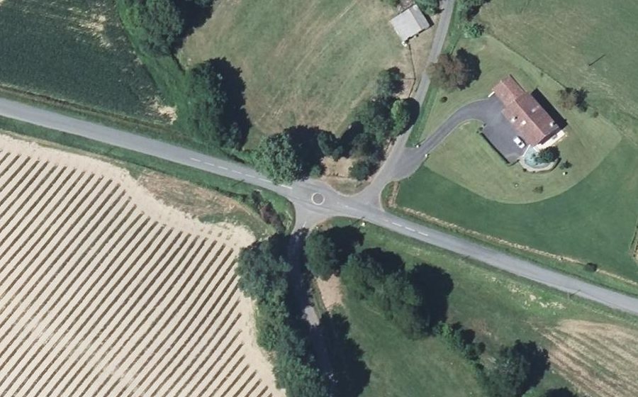 Vue aérienne du Rond-point anonyme n°1321835313