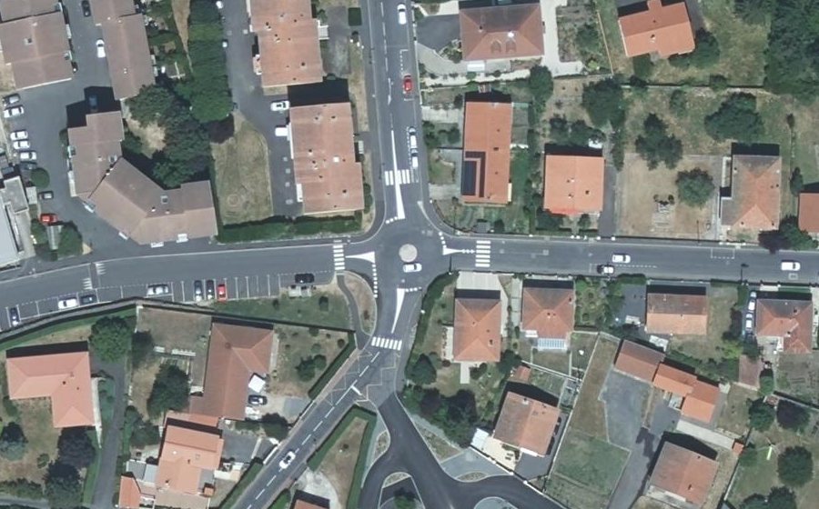 Vue aérienne du Rond-point anonyme n°1322304900