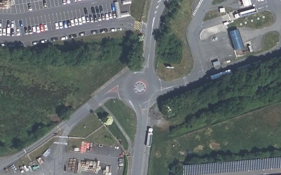 Vue aérienne du Rond-point anonyme n°1322472159