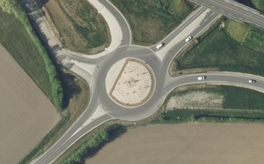 Vue aérienne du Rond-point anonyme n°1322588736