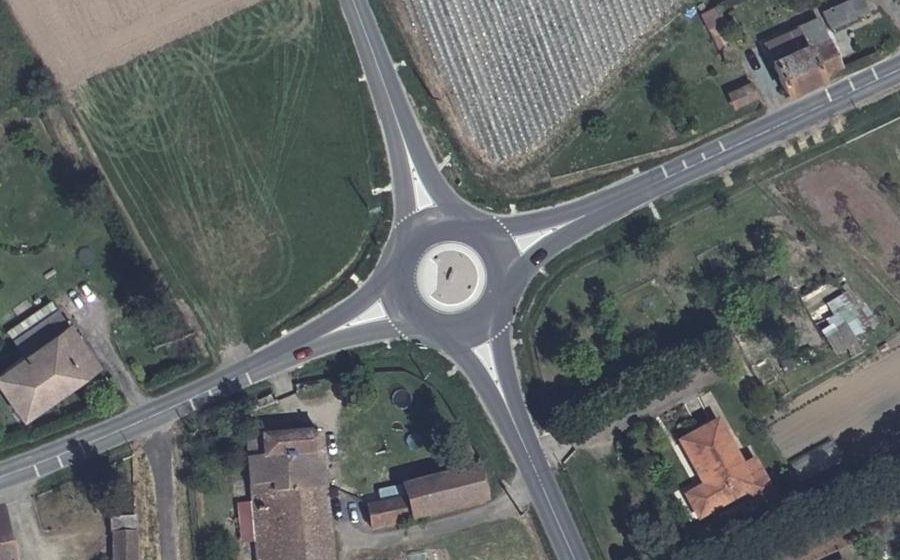 Vue aérienne du Rond-point anonyme n°1322940586