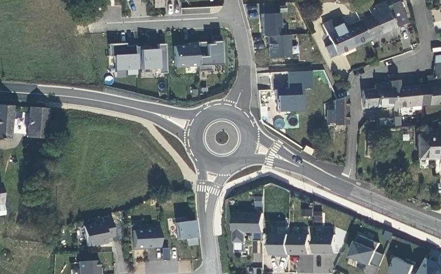 Vue aérienne du Rond-point anonyme n°1323867989