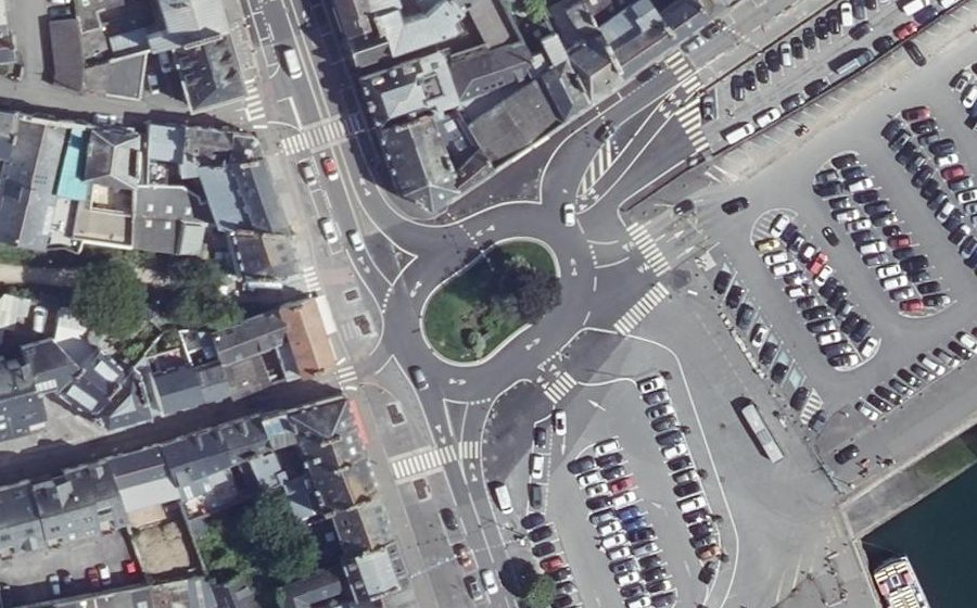 Vue aérienne du Rond-point anonyme n°1323966535