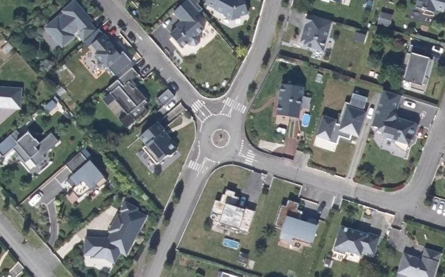 Vue aérienne du Rond-point anonyme n°1324042350