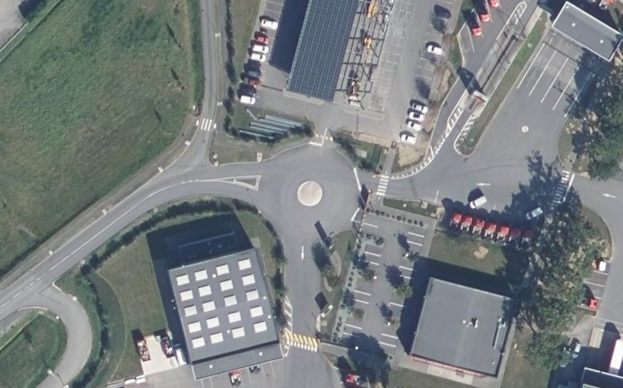 Vue aérienne du Rond-point anonyme n°1324725219