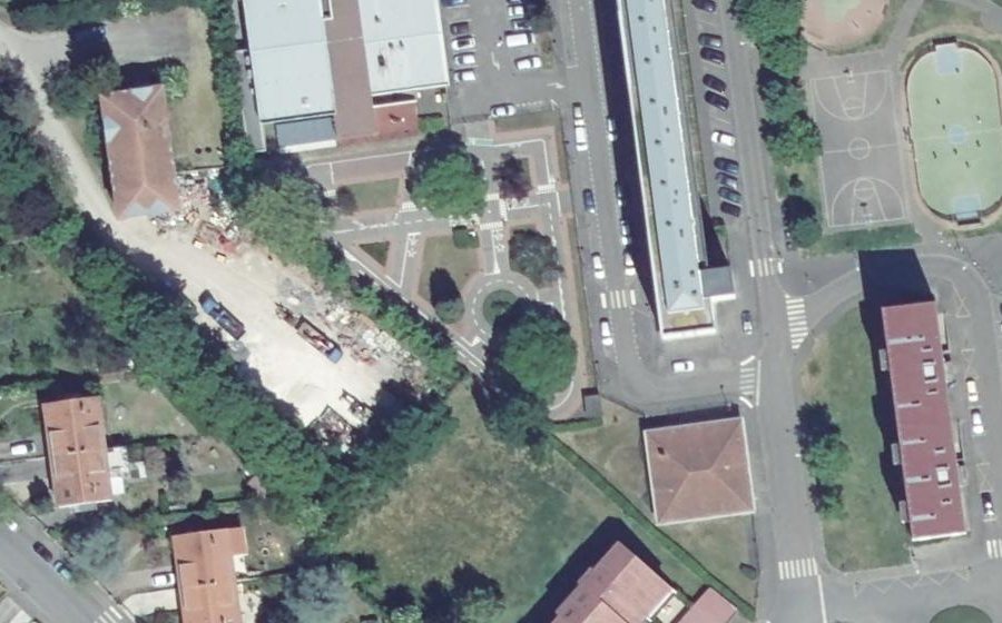 Vue aérienne du Rond-point anonyme n°1324851938