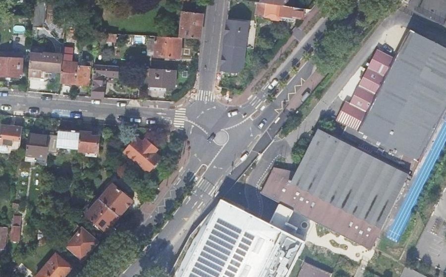 Vue aérienne du Rond-point anonyme n°1324962578
