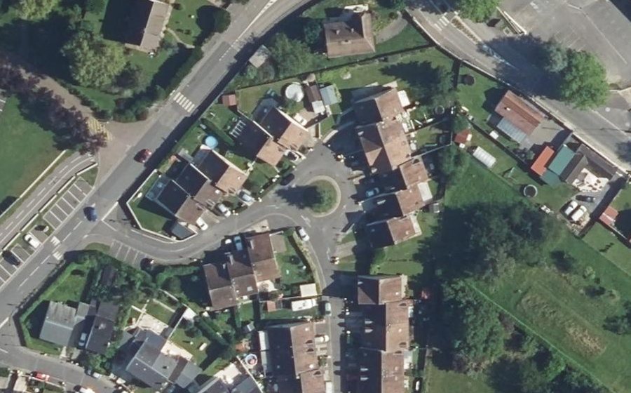 Vue aérienne du Rond-point anonyme n°132535513