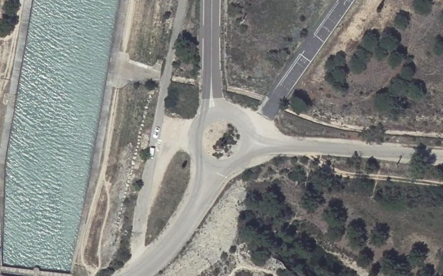 Vue aérienne du Rond-point anonyme n°132536996