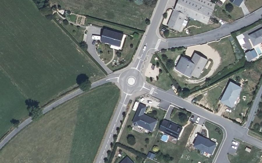 Vue aérienne du Rond-point anonyme n°1325557607