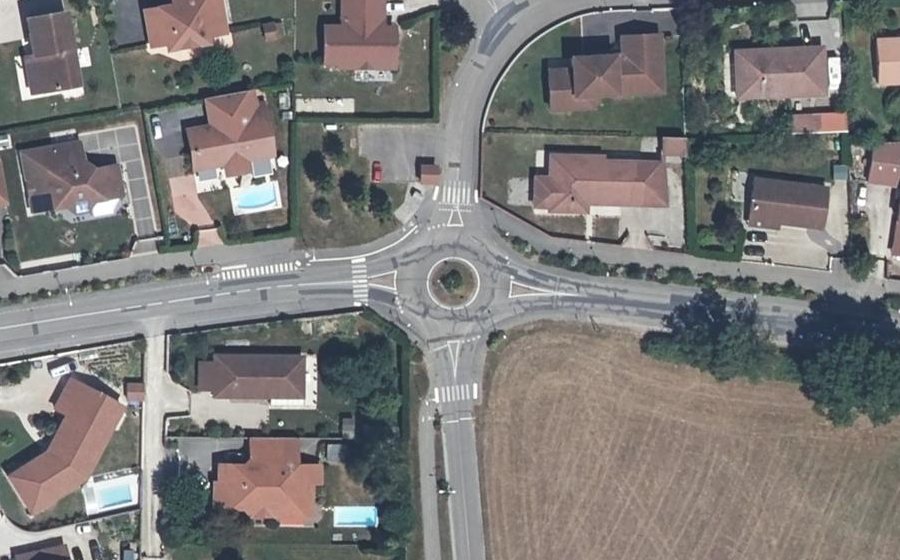 Vue aérienne du Rond-point anonyme n°132613228