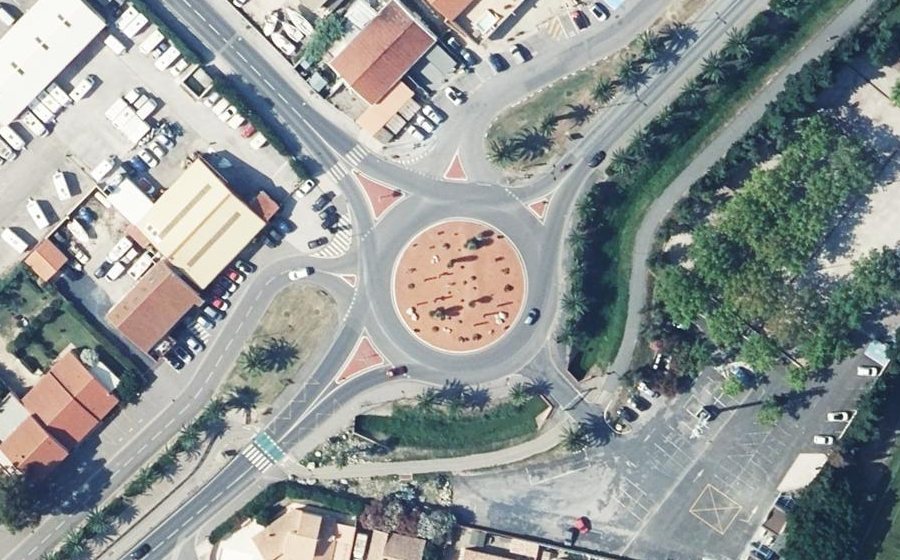 Vue aérienne du Rond-point anonyme n°1327077320