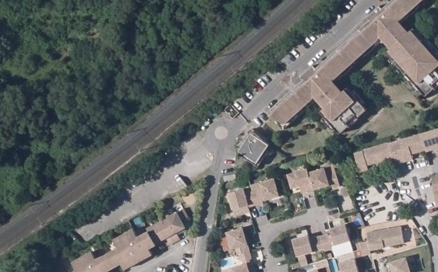Vue aérienne du Rond-point anonyme n°132714086