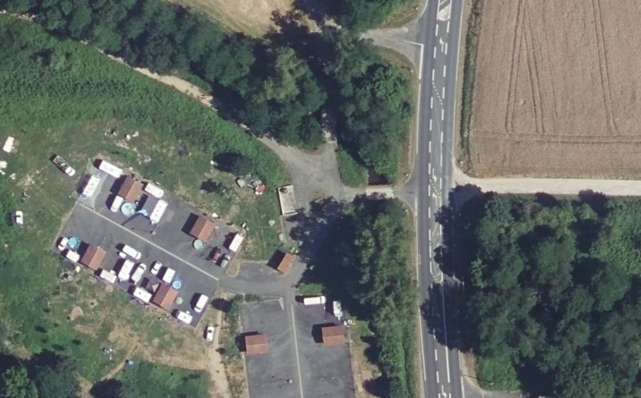 Vue aérienne du Rond-point anonyme n°132716285