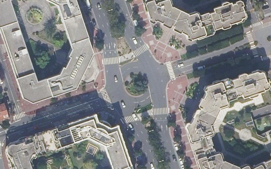 Vue aérienne du Rond-point anonyme n°132760933