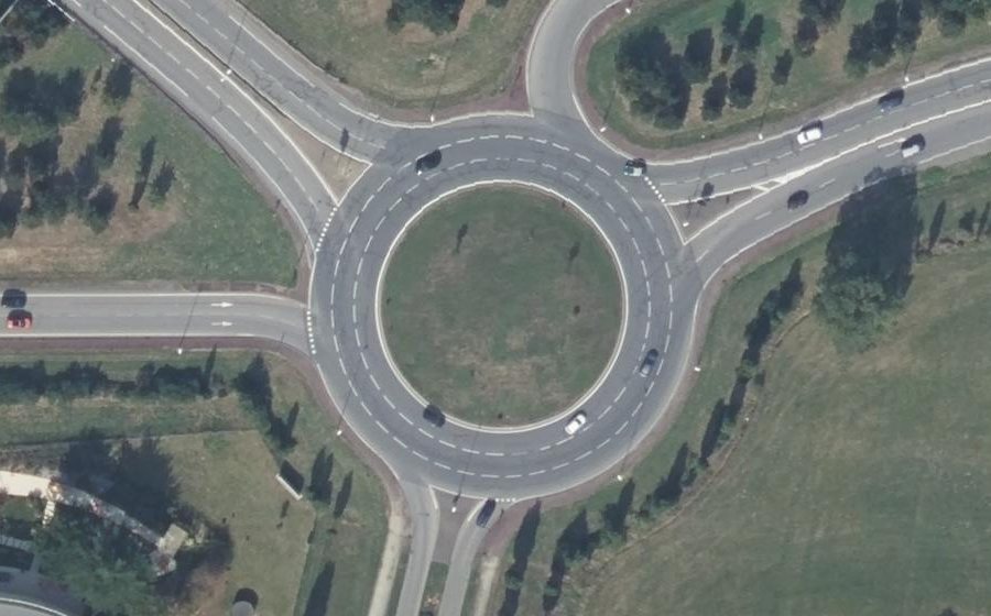 Vue aérienne du Rond-point anonyme n°1327867596