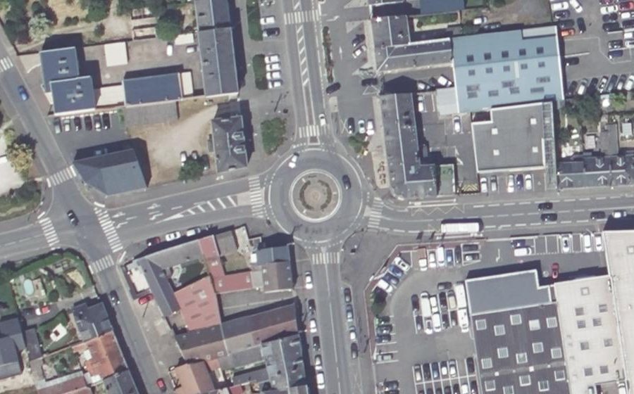 Vue aérienne du Rond-point anonyme n°1328237914