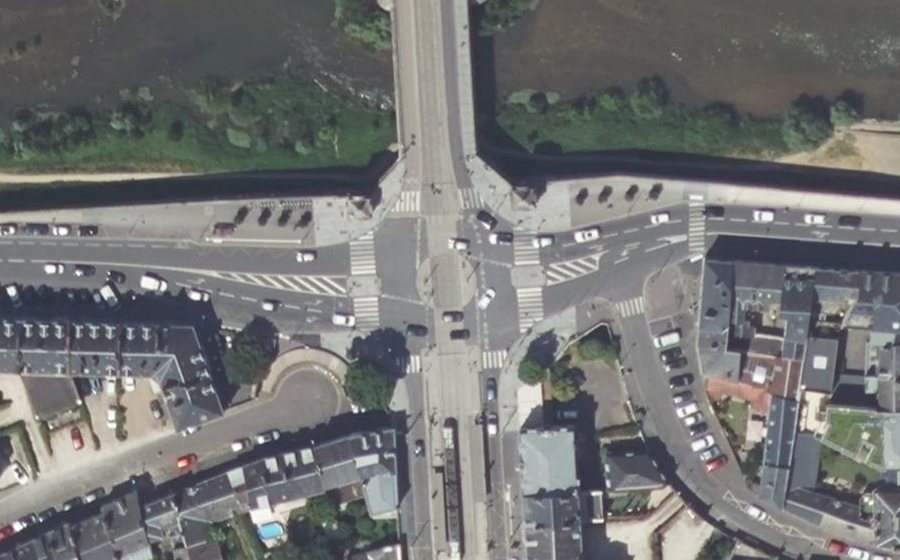 Vue aérienne du Rond-point anonyme n°1328252032