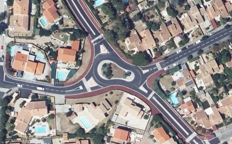 Vue aérienne du Rond-point anonyme n°1328870365