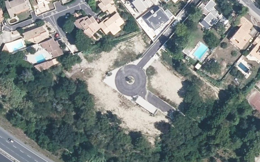 Vue aérienne du Rond-point anonyme n°1329403676