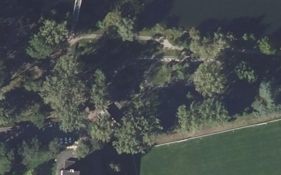 Vue aérienne du Rond-point anonyme n°132951761