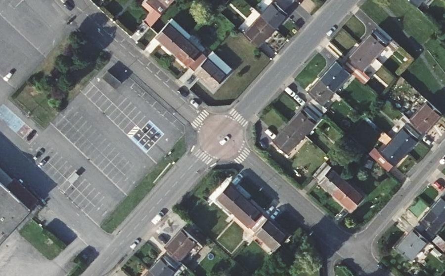 Vue aérienne du Rond-point anonyme n°133000140