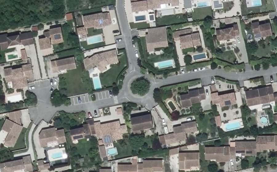 Vue aérienne du Rond-point anonyme n°133101375