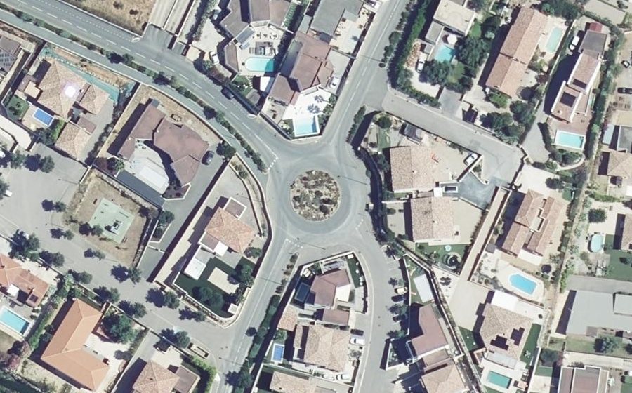 Vue aérienne du Rond-point anonyme n°133129706