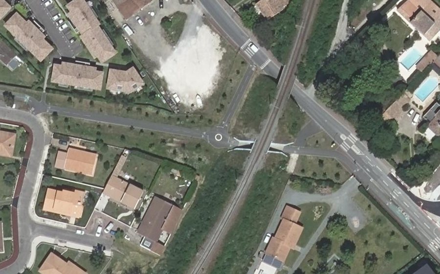 Vue aérienne du Rond-point anonyme n°1331438179